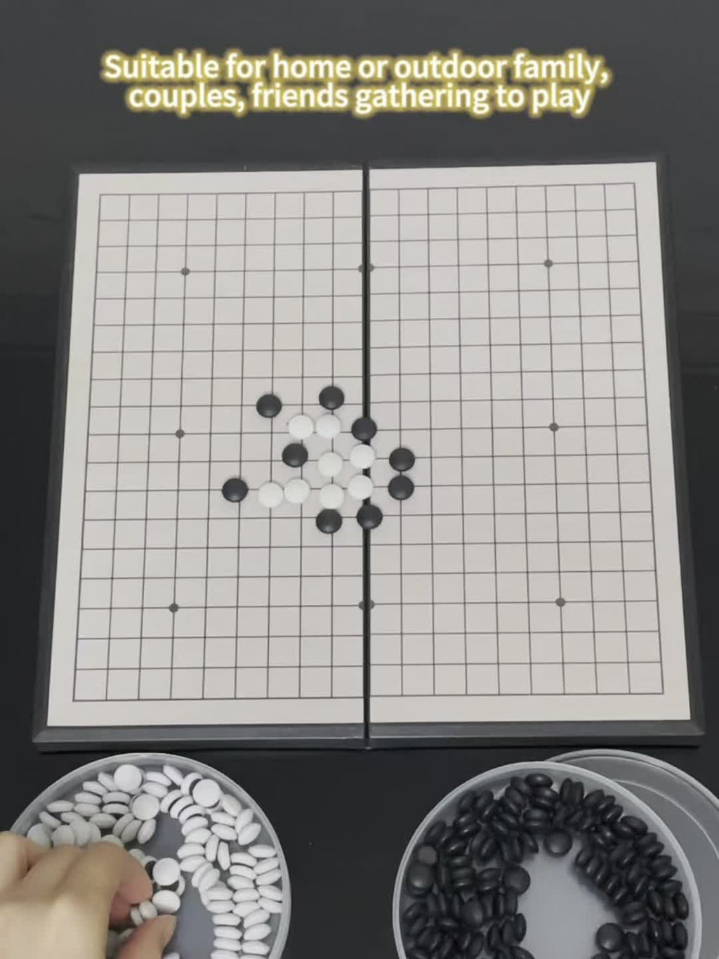 Ensemble de jeu de Go pliable magnétique de luxe de 11,41 pouces avec 19x tableau + 300 pièces noires et blanches, idéal pour les fêtes et les activités de plein air, Noël et Thanksgiving