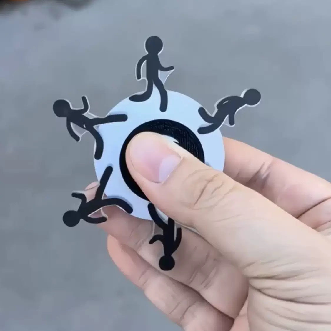 1pc Fidget Spinner en Forme de Personne Courante - Noir & Blanc, Plastique, Pas Besoin de , Idéal pour Adultes et Cadeaux de Fête, Mécanisme de Rotation Douce | Cadeaux Fidget Spinner