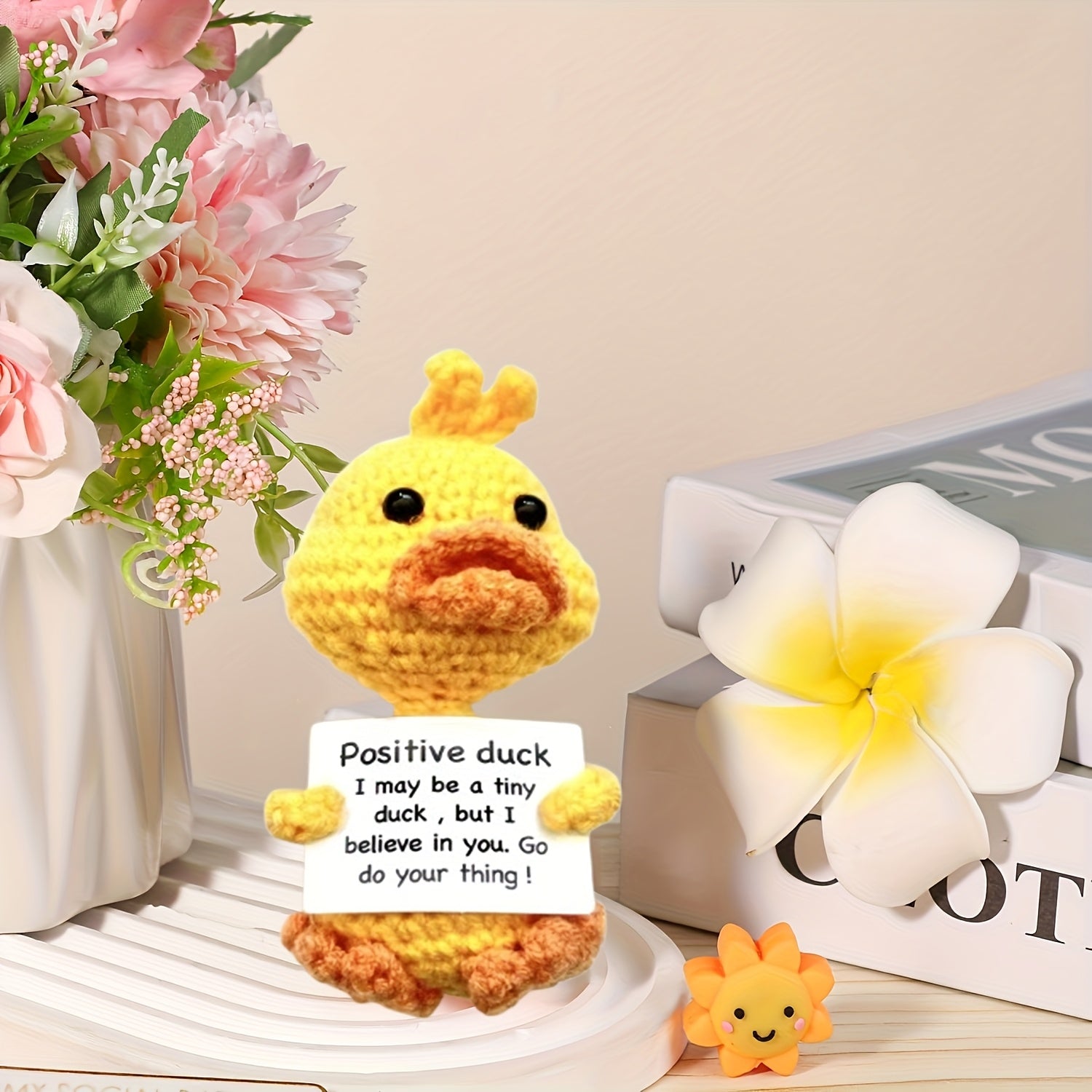 Jouet Canard Crochet Joyeux avec Carte Inspirante - Poupée en Laine Tricotée à la Mode Mignonne pour Émotions Positives, Parfaite pour Cadeaux de Noël et d'Anniversaire, Décorations de Fête