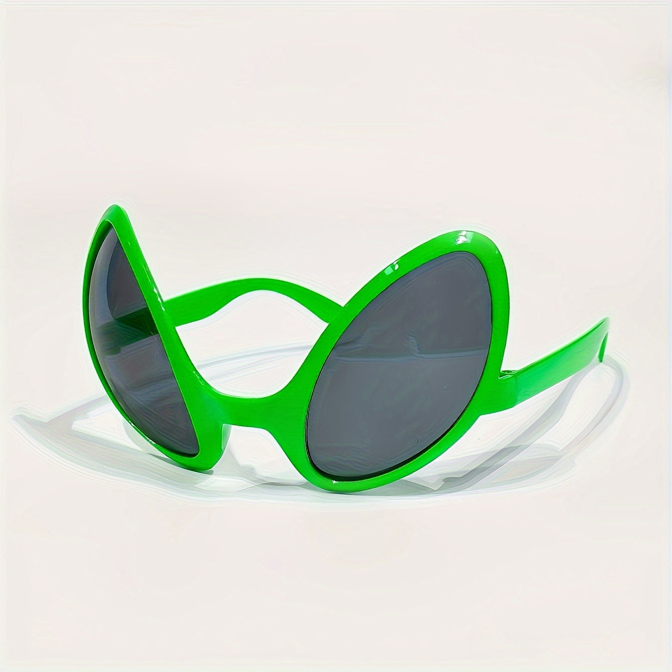 10pcs Alien Eyewear - Lunettes vertes en polycarbonate avec verres noirs, accessoires amusants pour costumes pour anniversaires et fêtes, accessoires décoratifs unisexe, accessoire de fête | Design futuriste | Lunettes durables