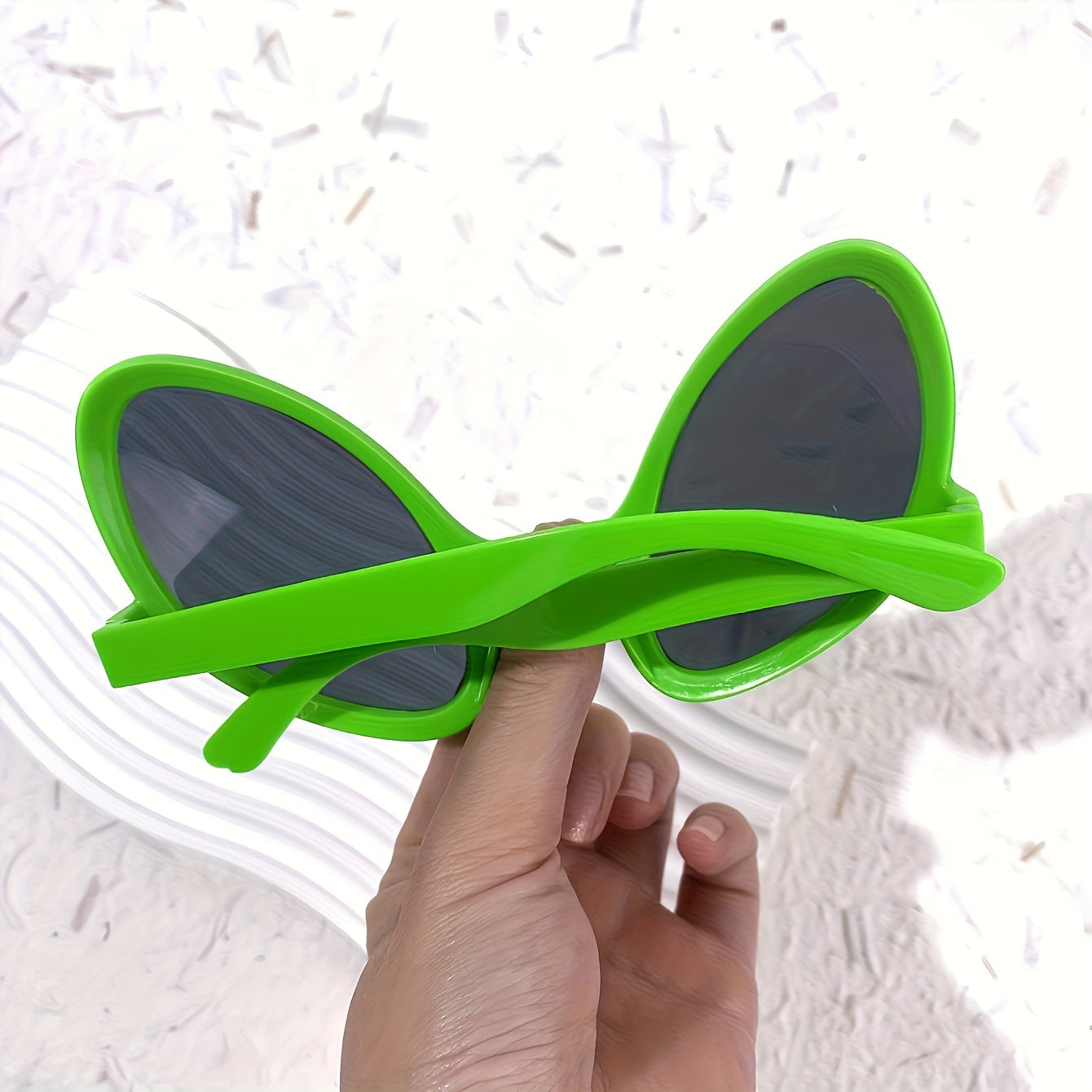10pcs Alien Eyewear - Lunettes vertes en polycarbonate avec verres noirs, accessoires amusants pour costumes pour anniversaires et fêtes, accessoires décoratifs unisexe, accessoire de fête | Design futuriste | Lunettes durables
